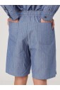 shorts-en-coton-a-rayures-bleues-coupe-decontractee