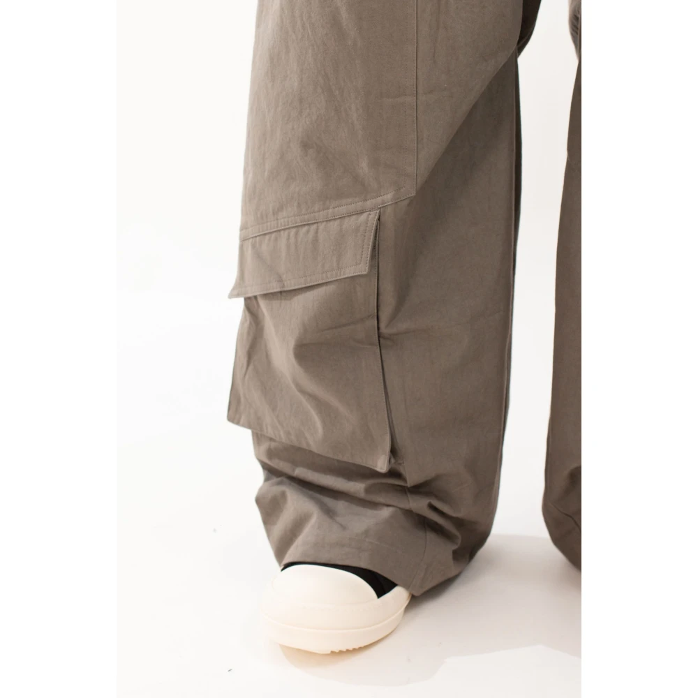 Heliot Emil Wijde Cargo Broek in Stoffig Groen Beige Heren