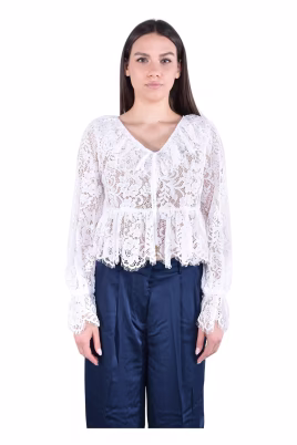 chemisier-a-col-en-v-en-dentelle-florale-a-cordon