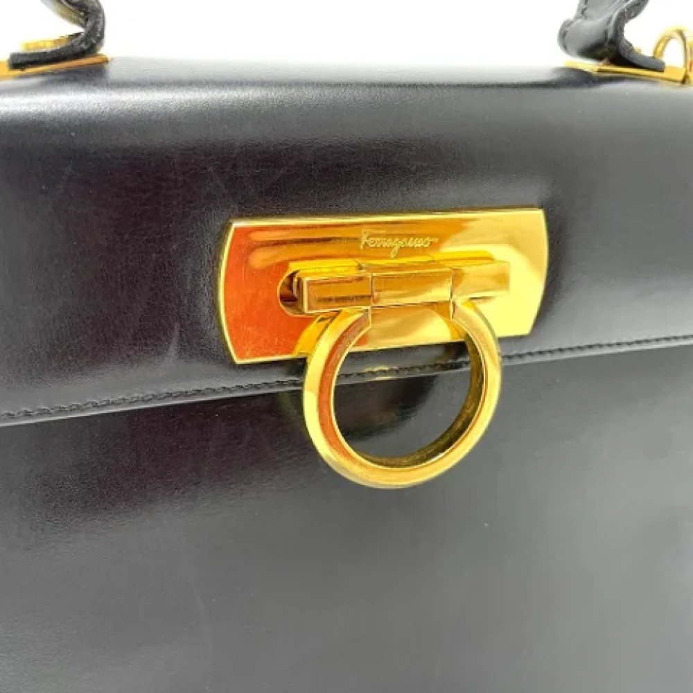 Salvatore Ferragamo Pre-owned Leather handbags Black Dames