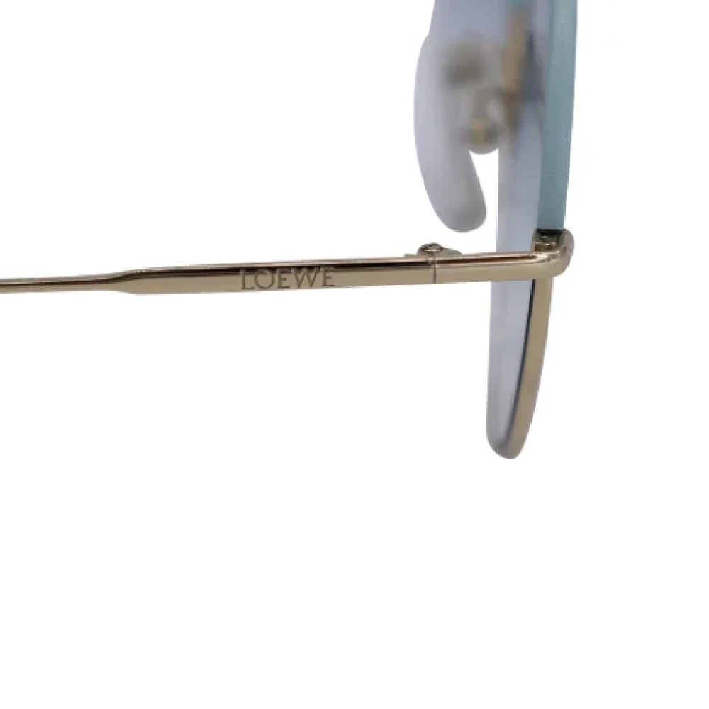 Loewe Pre-owned Metal sunglasses Gray Dames