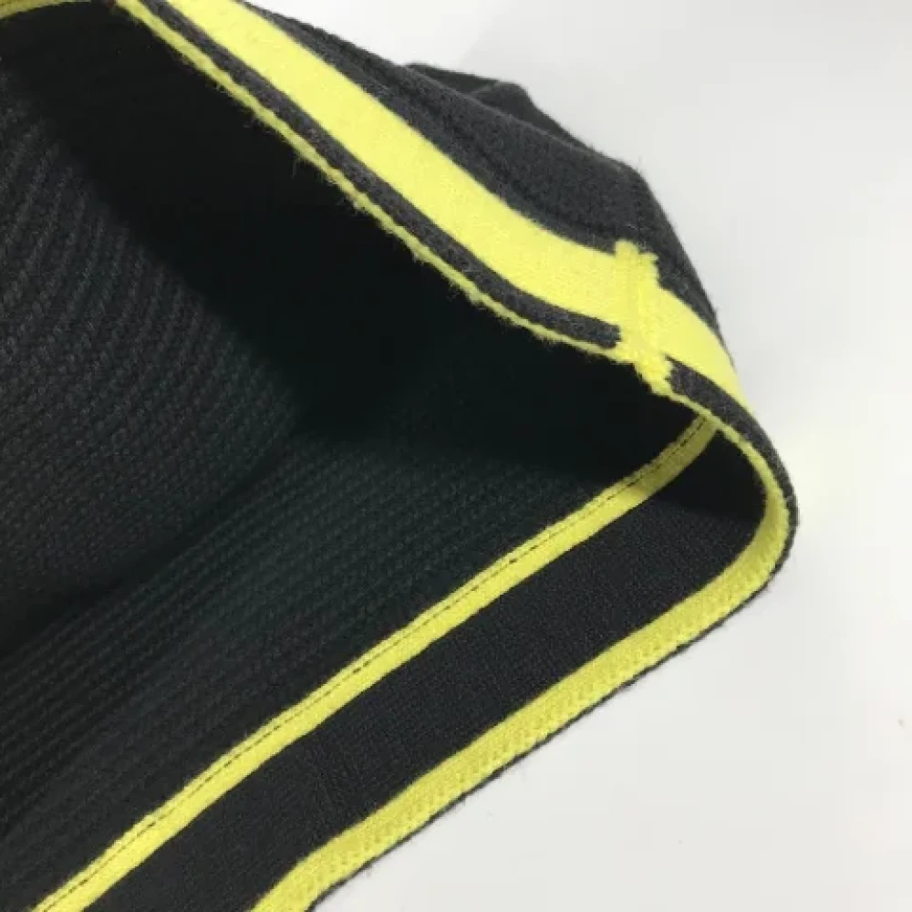 Louis Vuitton Vintage Pre-owned Wool scarves Black Dames