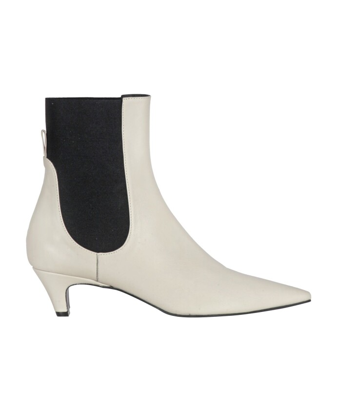 elegant-pointed-toe-pumps