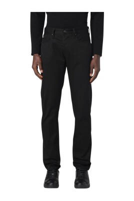 modern-black-jeans