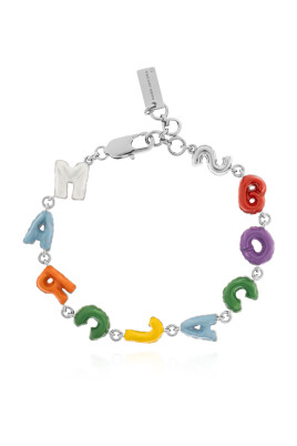 bracelet-avec-un-charme
