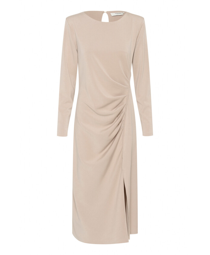 elegante-robe-longue-avec-drapes-sur-les-cotes