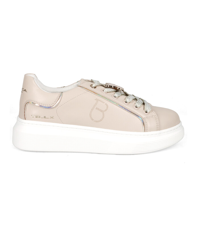 beige-leren-sneakers-met-vlinderdetail