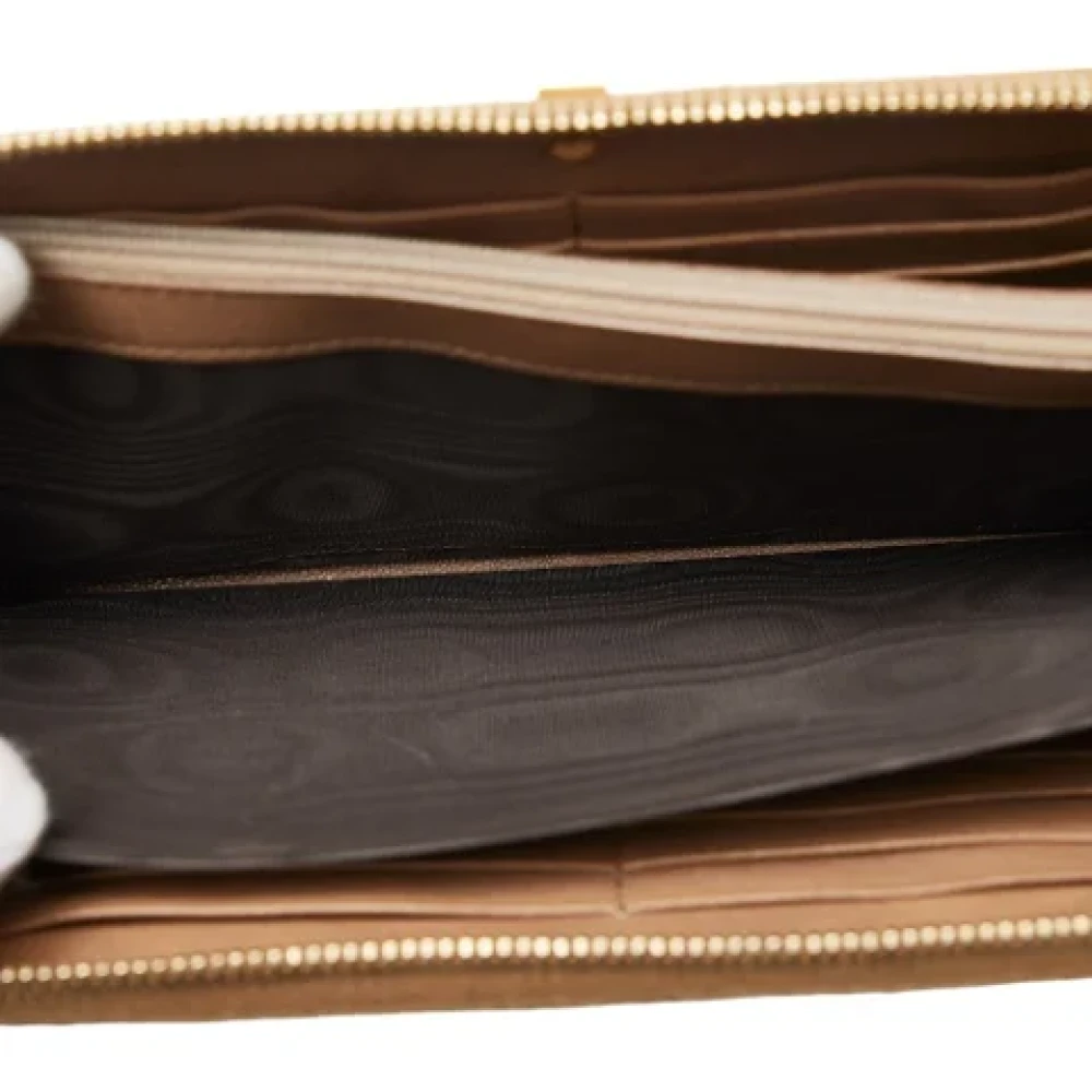 Yves Saint Laurent Vintage Pre-owned Leather wallets Brown Dames