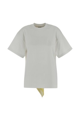 t-shirt-femme-avec-application-en-tissu