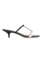 mules-en-cuir-avec-et-talons-kitten