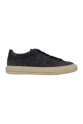 suede-low-top-sneakers