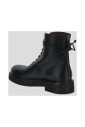 botte-en-cuir-avec-style-unique