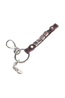chic-multicolor-leather-keychain