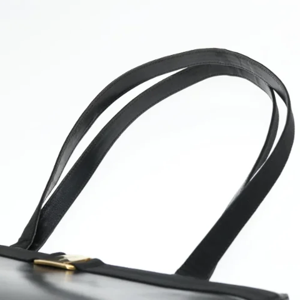 Salvatore Ferragamo Pre-owned Leather shoulder-bags Black Dames