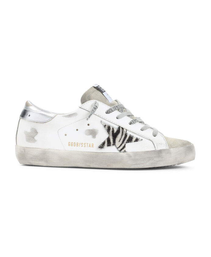 sneaker-classique-pour-un-look-de-superstar