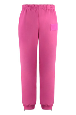 logo-detalj-track-pants-med-lappar