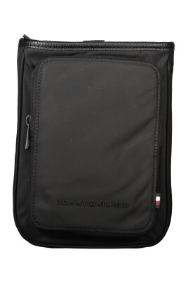 black-shoulder-bag-with-zip-closure