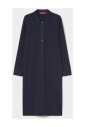 elegante-overhemdjurk-met-knoopdetails