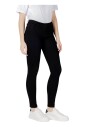 slim-and-super-skinny-jeans-model-xw000123