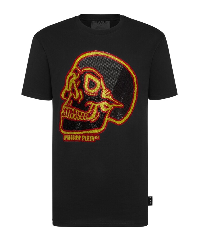 skull-motif-t-shirt