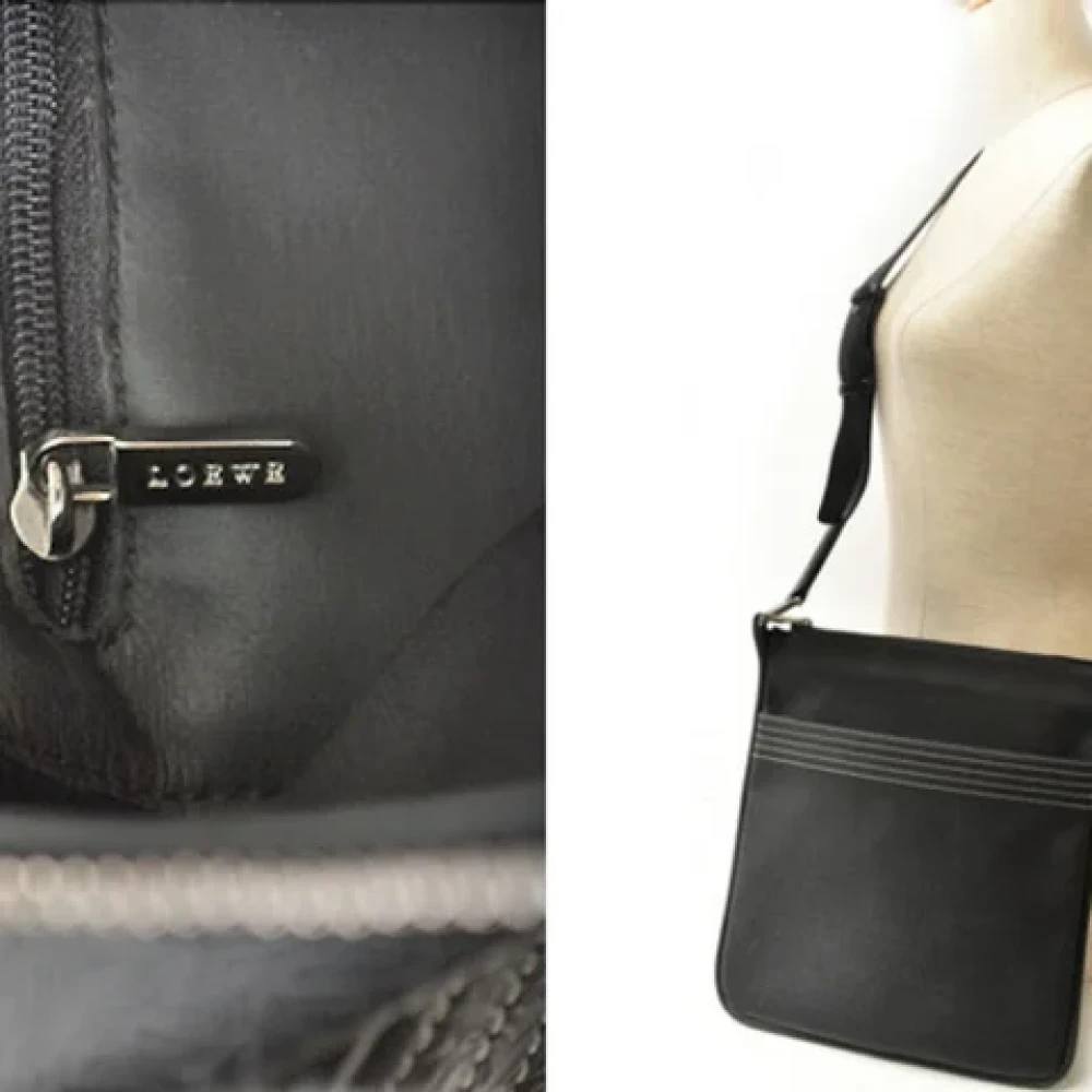 Loewe Pre-owned Canvas shoulder-bags Black Dames