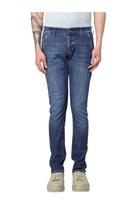 classic-denim-straight-leg-jeans