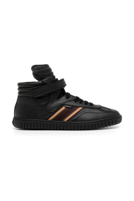 black-casual-closed-flats-sneakers