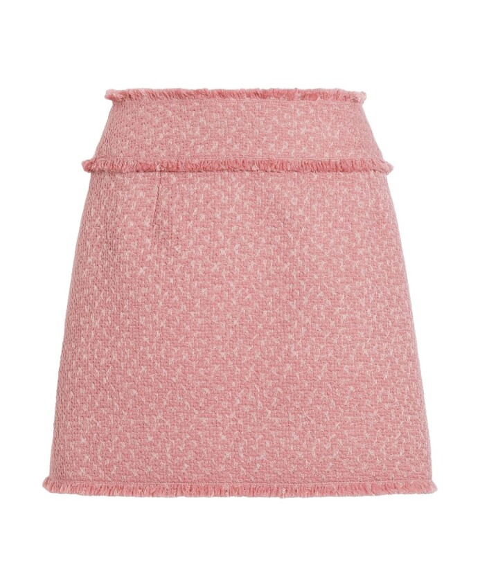 pink-skirt-elevate-wardrobe-sophistication