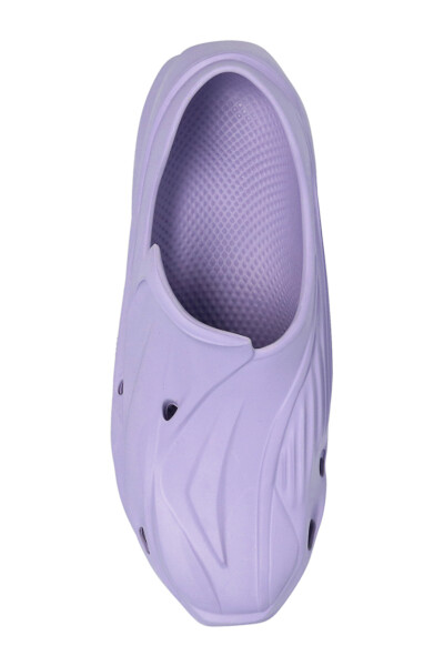 Lila gummimono slip ons