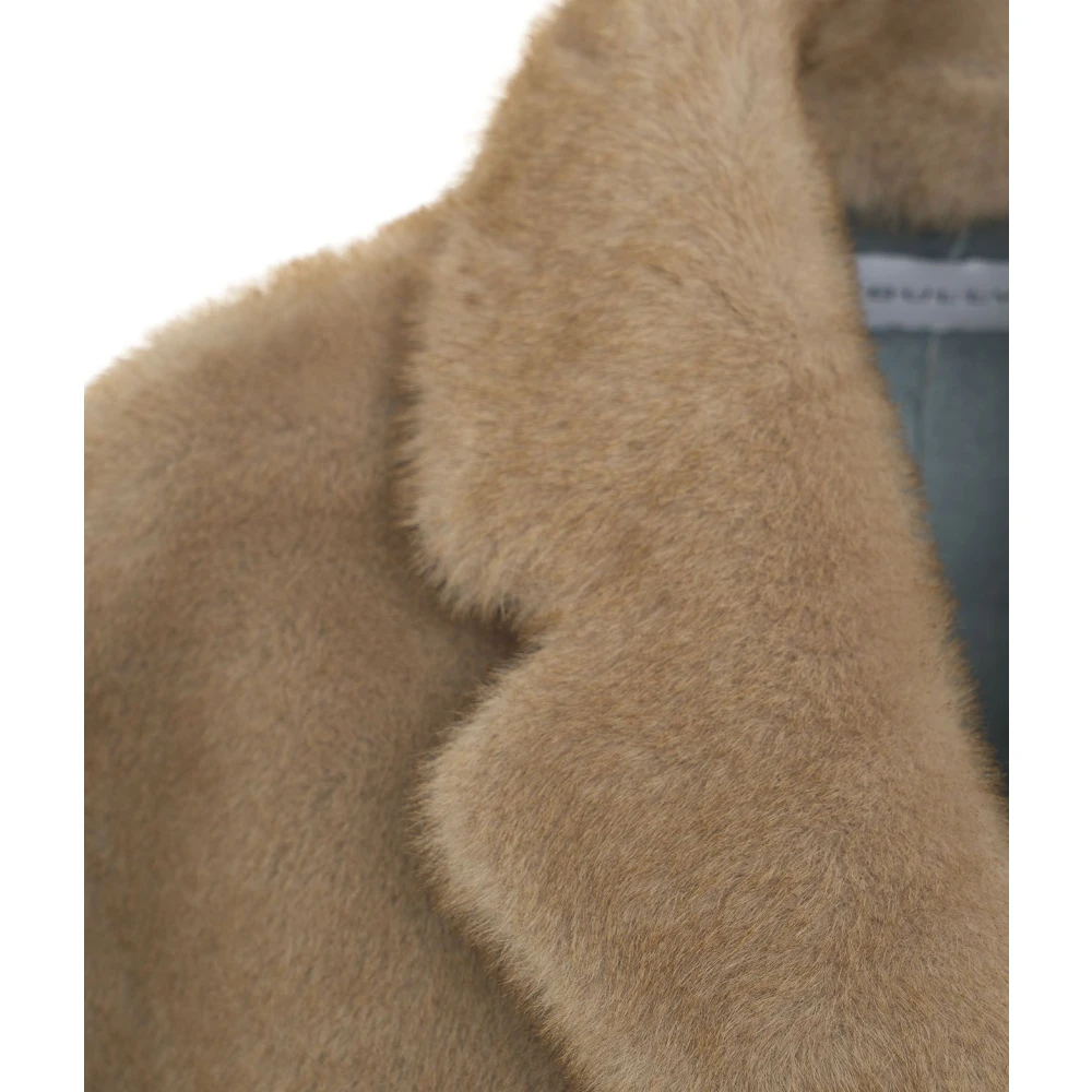 Bully Faux Fur Coat met Notched Lapels Beige Dames