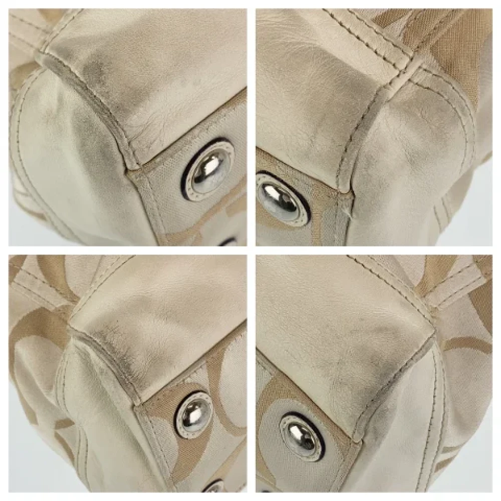 Coach Pre-owned Canvas handbags Beige Dames