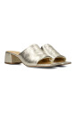 gouden-leren-slippers-met-blokhak