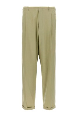 beige-trousers-with-green-details