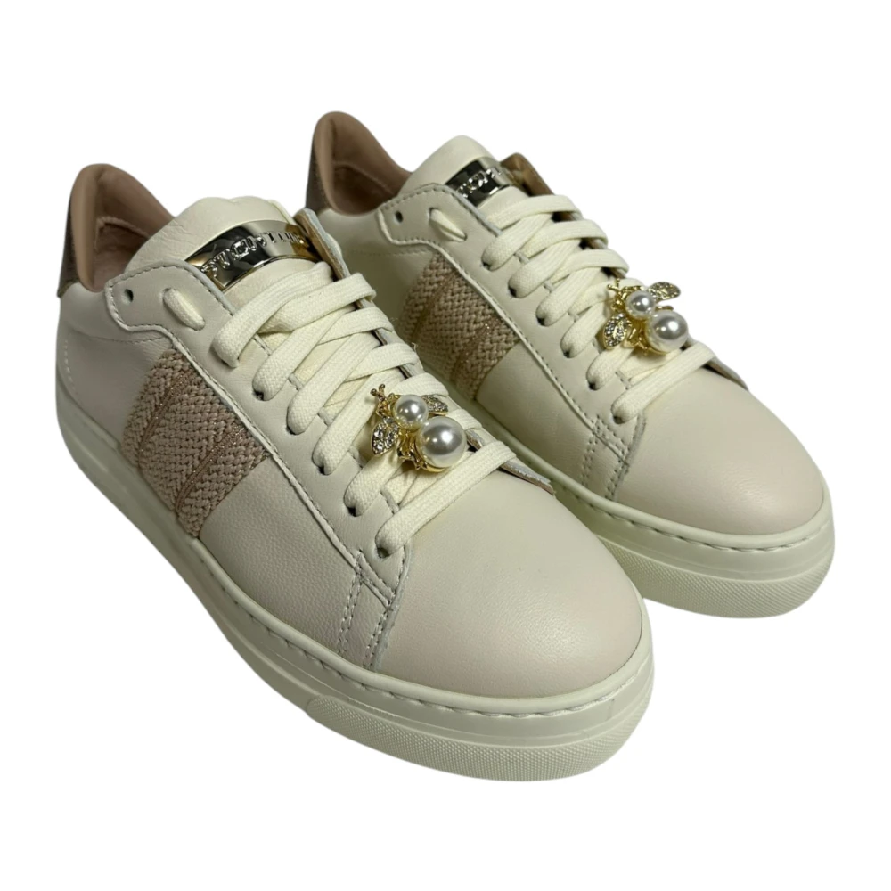 Stokton Crème Leren Sneakers met Metalen Logo White Dames