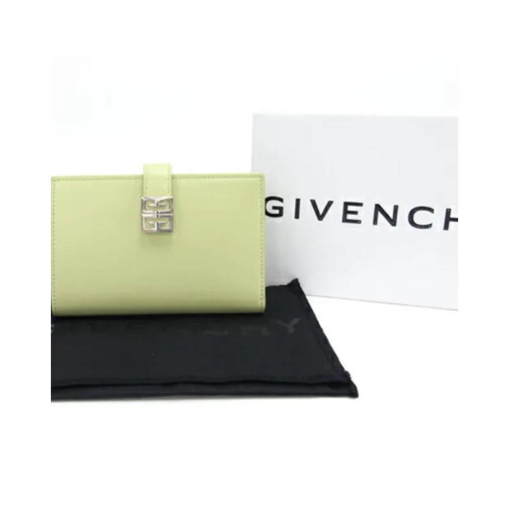 Givenchy Pre-owned Leather wallets Green Dames