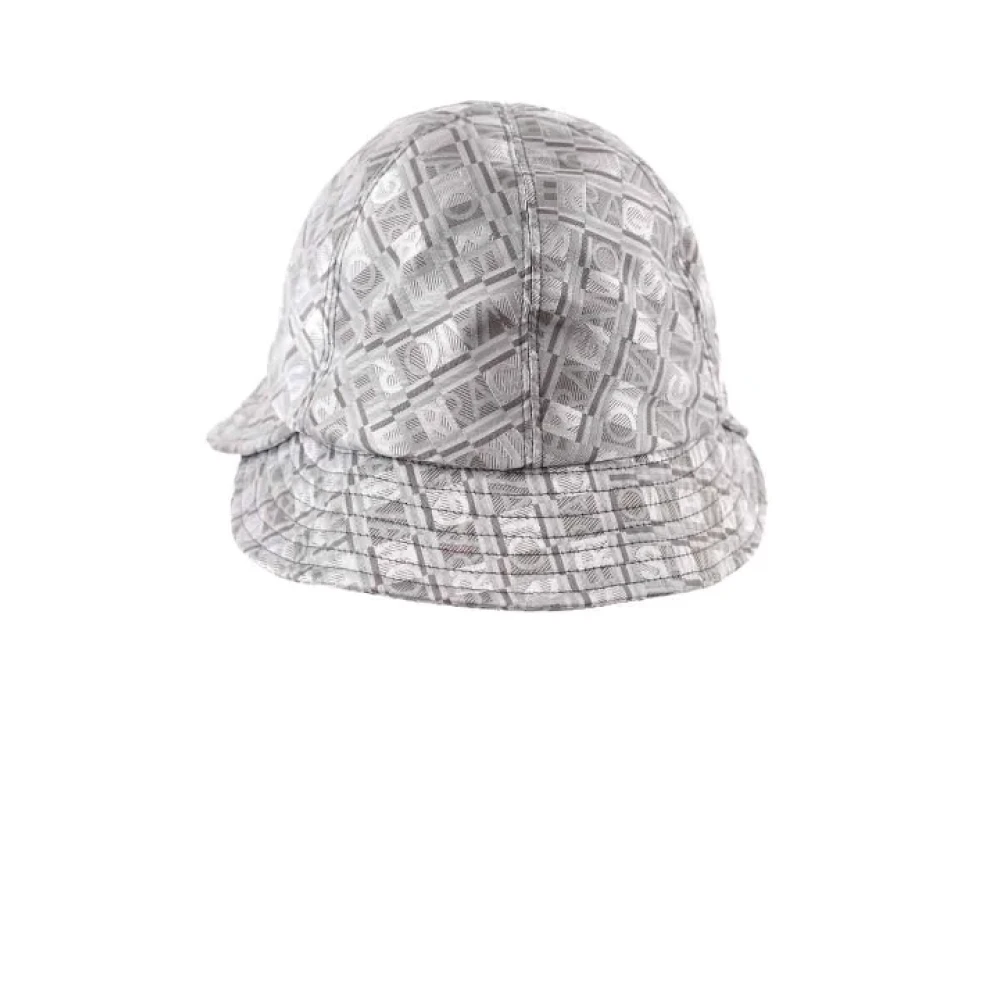 Salvatore Ferragamo Pre-owned Fabric hats Gray Dames