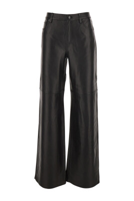 pantalon-noir-en-cuir-avec-passants-pour-ceinture