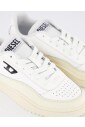 tracker-low-sneakers