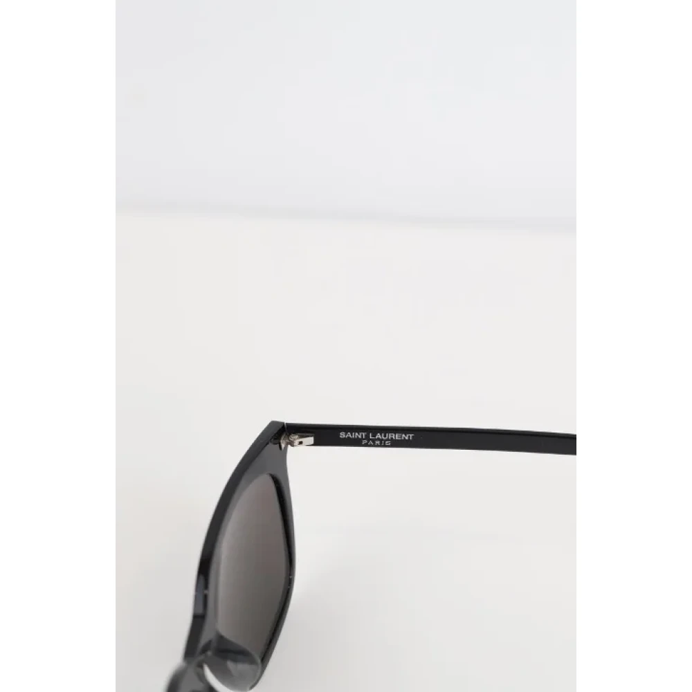 Yves Saint Laurent Vintage Pre-owned Plastic sunglasses Black Dames