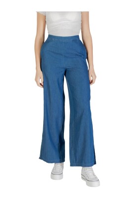 light-blue-wide-leg-denim-pants