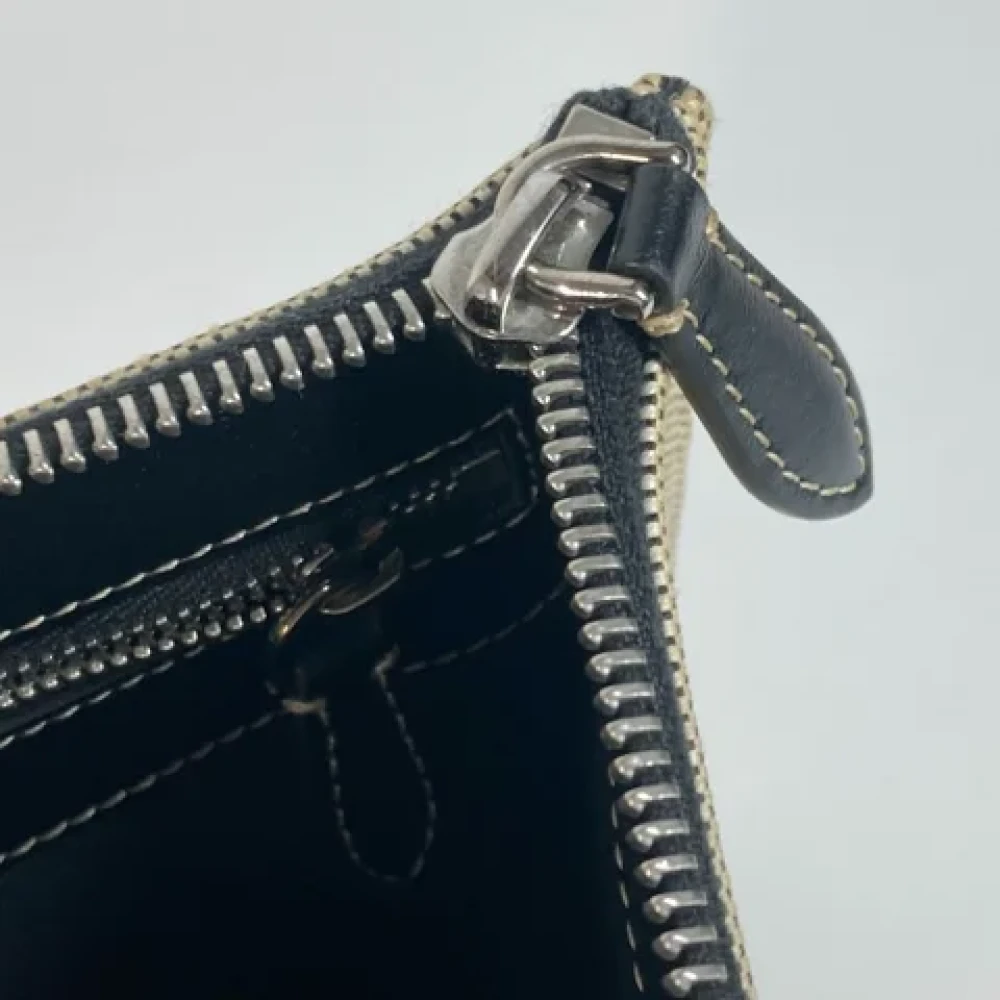 Burberry Vintage Pre-owned Canvas clutches White Dames