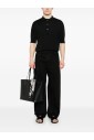 t-shirt-noir-design-elegant-sorties-decontractees