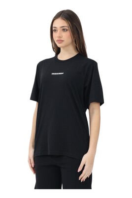 t-shirt-noir-a-manches-courtes-et-logo-imprime