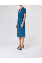 robe-a-manches-courtes-et-col-en-v