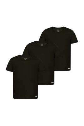 Trepack med t-shirts