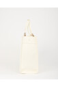 sac-a-main-elegant-et-structure-avec-broderie-logo