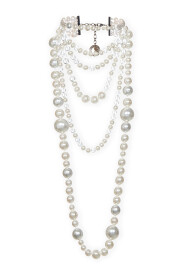 Hvidt flerlags halskæde med perler