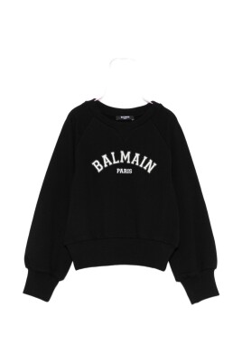 chic-black-and-white-sweatshirt