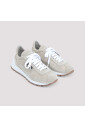 sneakers-de-luxe-en-daim-nude-neutrals