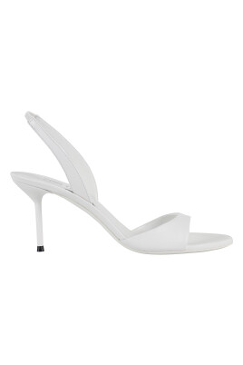 hvid-slingback-sandal-med-rund-ta